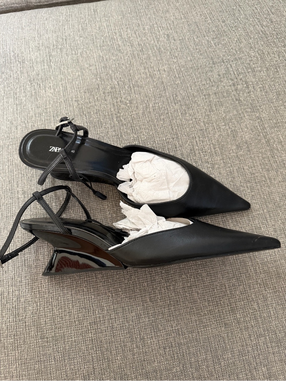 Zara Black Pointed Slingback Heels with Sculpted Low Heel